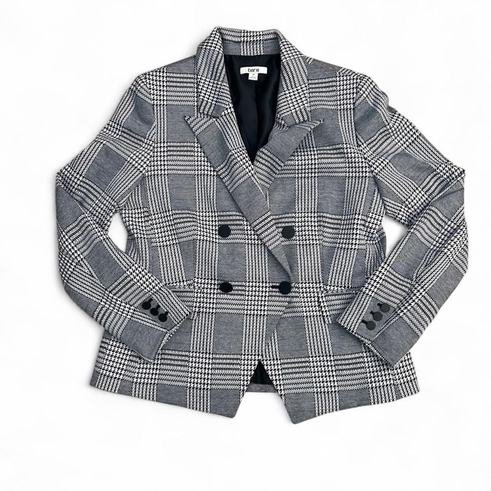 Bar ||| sophisticated white + grey plaid blazer with beautiful black buttons